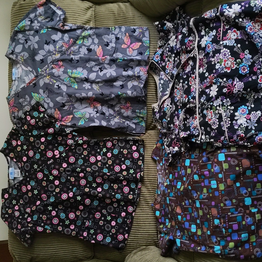 Scrub Top Lot of 4 size M